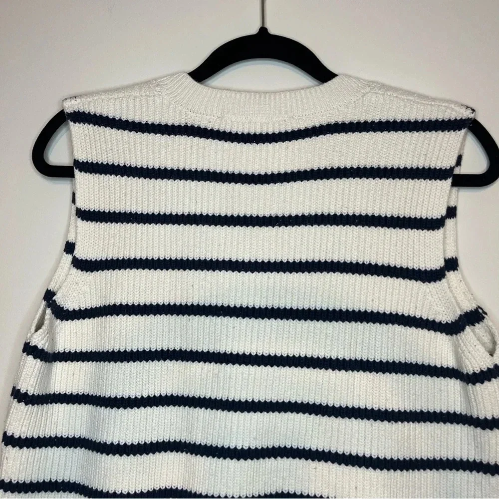 ZARA Ribbed Knit Cozy Cream Striped Cropped Sweater Vest